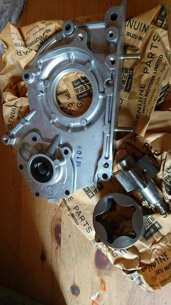 Kadett E Corsa A 15TD Ölpumpe neu original GM - General Motors