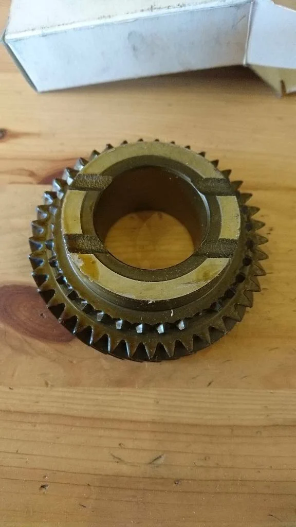 Kadett E f16 Getriebe Zahnrad zweiter Gang neu original GM - General Motors