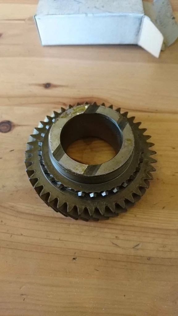 Kadett E Astra F F16 Getriebe Zahnrad 2. Gang neu Original GM - General Motors